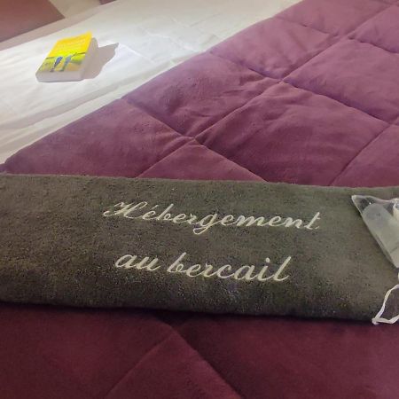 Hebergement Au Bercail Beaumont-sur-Sarthe Exterior foto